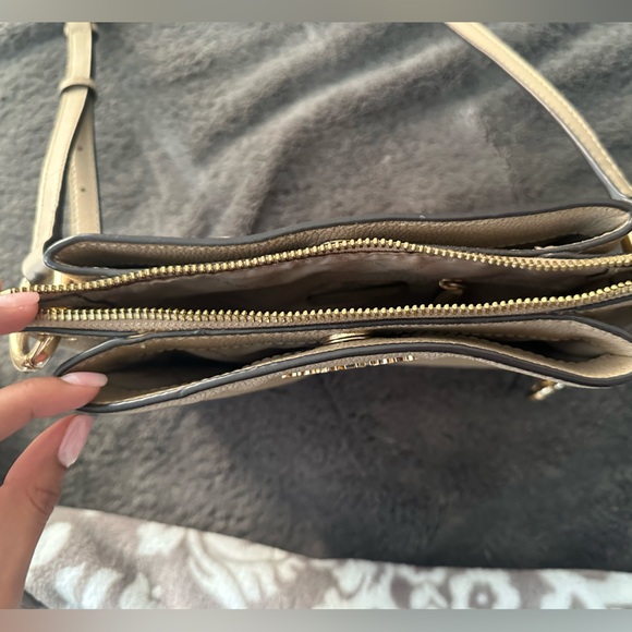 Michael Kors crossbody bag - Picture 4 of 6